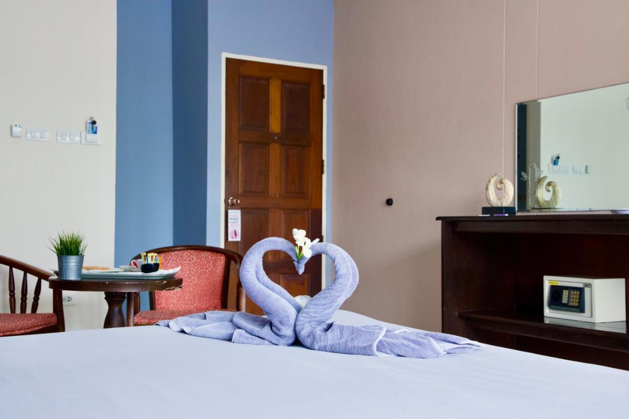 Golden Guesthouse By The Beach Cha Am Cha-Am Buitenkant foto